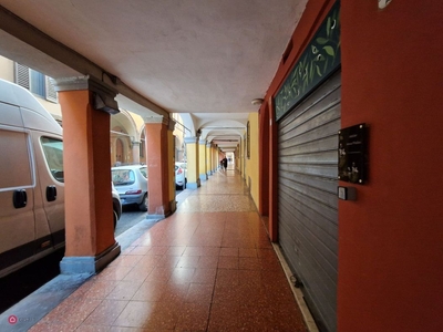 Negozio/Locale commerciale in Vendita in Via Fondazza a Bologna