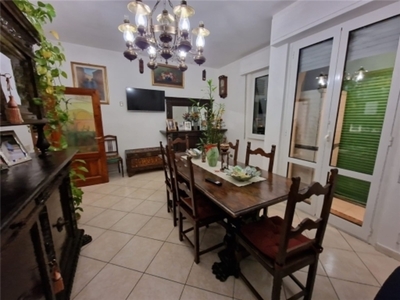 Quadrilocale in VIA PRATOVECCHIO, Firenze, 1 bagno, 95 m², 2° piano