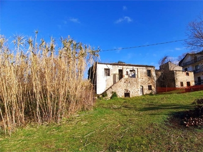 Rustico a Monte San Giovanni Campano, 10 locali, 2000 m² in vendita