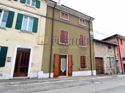Rustico-Casale-Corte in Vendita ad Valeggio sul Mincio - 145000 Euro