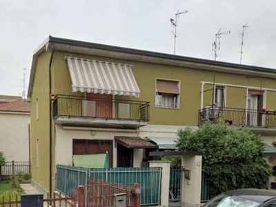 Trilocale in Via Mascheroni 11, Limbiate, 1 bagno, 100 m², 2° piano