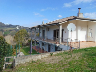 Vendita Casa Semindipendente in Castelnuovo di Farfa