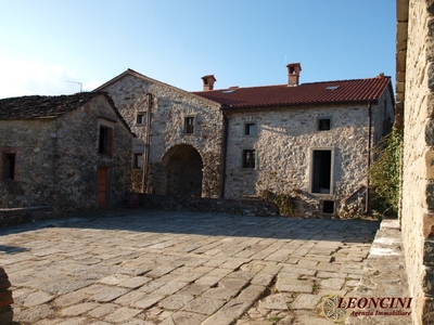 Vendita Rustico/Casale/Corte in Pontremoli