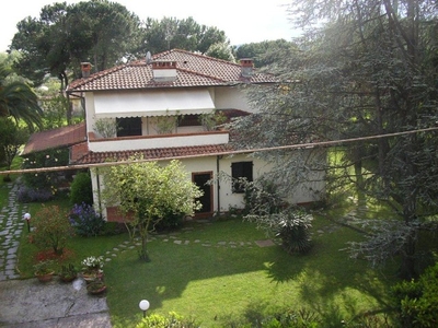 Vendita Villa singola in Carrara