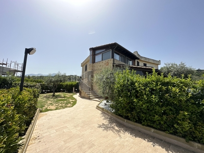 Villa a Campofelice di Roccella in Residence Mare Luna