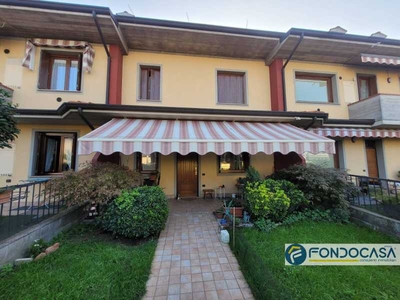 Villa a Schiera in Vendita ad Palazzolo Sull`oglio - 245000 Euro