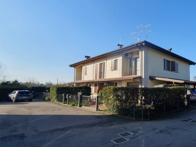 Villa a schiera in Via Cassola di Sotto 38, Castelfranco Emilia