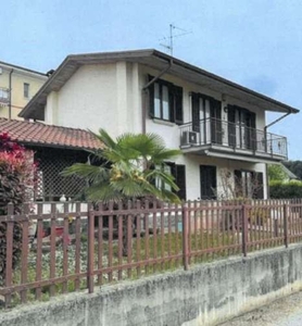 Villa a schiera in Via Manzoni 9, Vaprio d'Adda, 8 locali, 170 m²