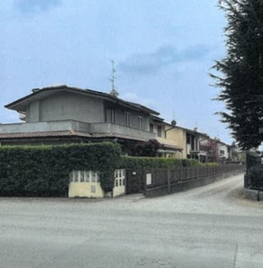 Villa a schiera in Via Manzoni, Vaprio d'Adda, 5 locali, 2 bagni