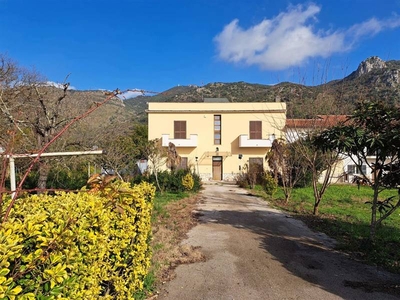 Villa a schiera in Via Ponte la Pietra, 1 a Cassino