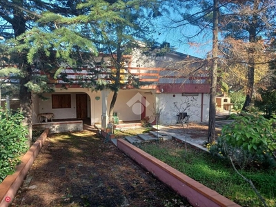 Villa in Vendita in Contrada Lagogemolo a Cassano delle Murge