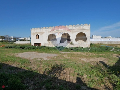 Villa in Vendita in Strada Detta della Marina 12 a Bari