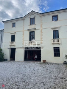 Villa in Vendita in Strada Ponte del Marchese a Vicenza