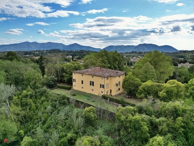 Villa in Vendita in Via della Billona a Lucca