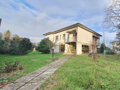 Villa in Vendita in Via Eugenio Passamonti 55100 a Lucca