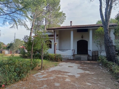 Villa in Vendita in Via S. Mercadante a Cassano delle Murge