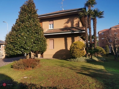 Villa in Vendita in Via San Luigi 18 a Cesano Maderno