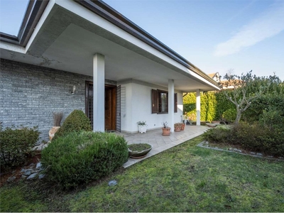 Villa in Via scolari 5, Gattico-Veruno, 7 locali, 2 bagni, garage