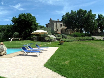 Casa con piscina, barbecue e terrazza + vista panoramica