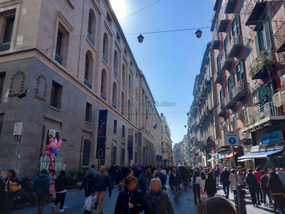 magazzino-laboratorio in vendita a Napoli