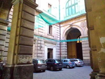 Appartamento in Affitto a Catania, zona Piazza Stesicoro, 2'300€, 200 m²