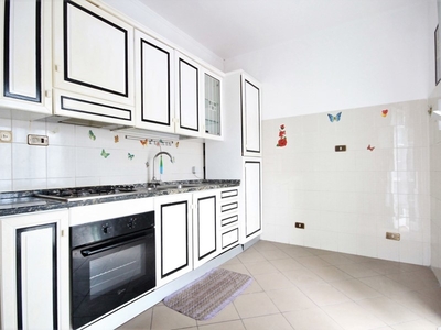 Appartamento in Vendita a Genova, 47'000€, 65 m²