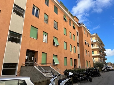 Appartamento in Vendita a Genova, zona Castelletto, 160'000€, 100 m²