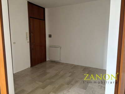 Appartamento in Vendita a Gorizia, zona Sant'Anna, 129'000€, 114 m²