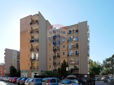 Appartamento in Via Papa Urbano Vi, Bari, 5 locali, 2 bagni, 134 m²