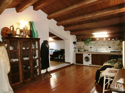 Attico / Mansarda / Loft 6 locali di 80 m² a Sulmona