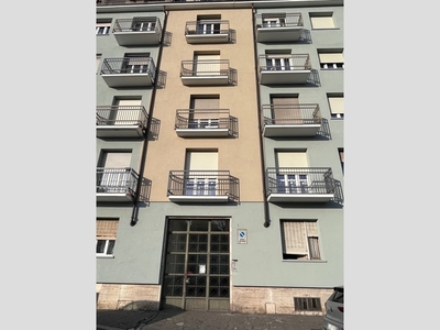 Bilocale in Vendita a Torino, zona Barriera Milano, 32'000€, 56 m²