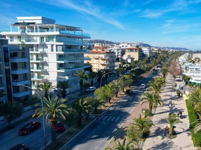 Bilocale in Viale Marconi, San Benedetto del Tronto, 1 bagno, con box