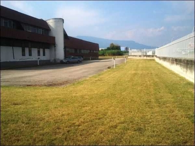 Capannone in Affitto a Ascoli Piceno, zona zona industriale campolungo, 17'700€, 5900 m²