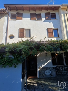 Casa indipendente 3 locali di 154 m² in Lesignano de' Bagni