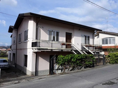 Casa indipendente in vendita a Santo Stefano Di Magra