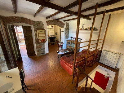 Casa indipendente in vendita a Santo Stefano Di Magra