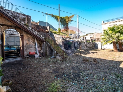 Casa indipendente in Via la farina, Riposto, 4 locali, 1 bagno, 100 m²