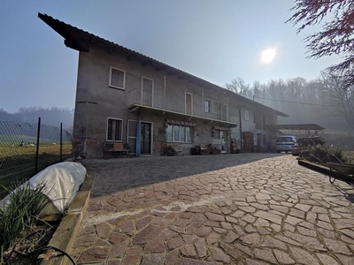 Casa indipendente in Via piol, Chiusano d'Asti, 8 locali, 1 bagno