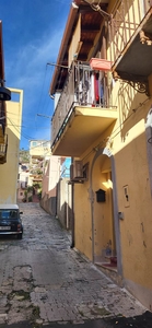 Casa semi indipendente in Via Madonna della Lettera 6 a Messina