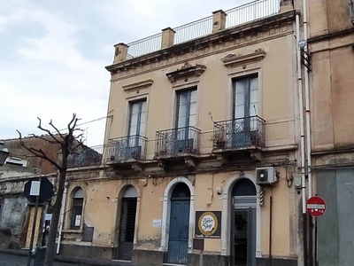 Casa singola in Piazza iv Settembre a Acireale