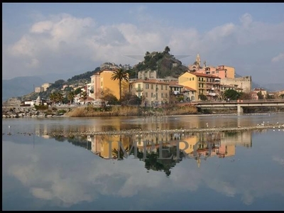 Magazzino in vendita a Ventimiglia