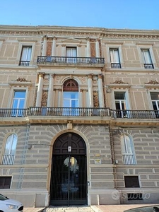 Prestigioso ufficio Palazzo d'Ayala Valva A1120