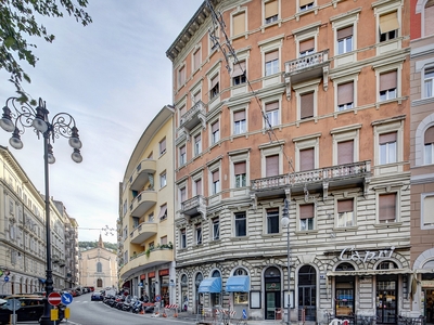 Quadrilocale in vendita a Trieste