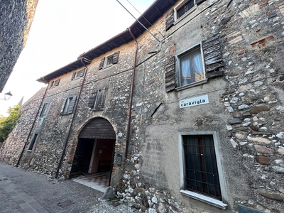 Rustico/Casale/Castello in vendita in Via Caravigla, 37, Padenghe sul Garda
