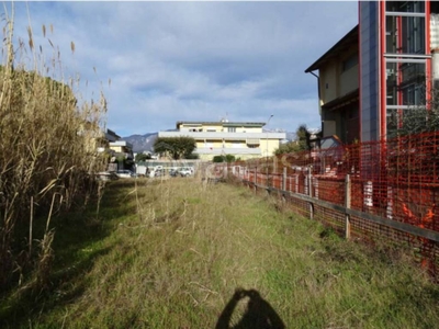 Terreno Residenziale in vendita a Carrara via delle Pinete