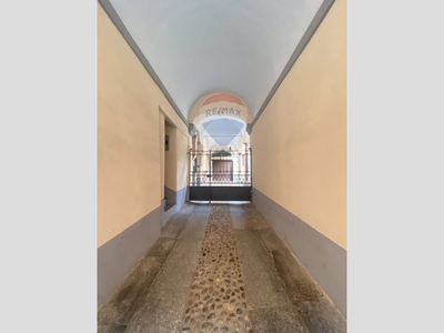 Trilocale in Vendita a Pavia, zona Centro Storico, 310'000€, 126 m²