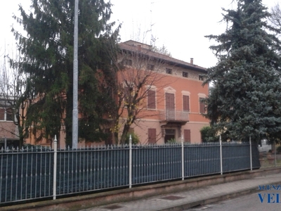 vendesi villa a Campagnola