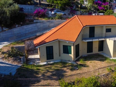 Villa in vendita a Andora