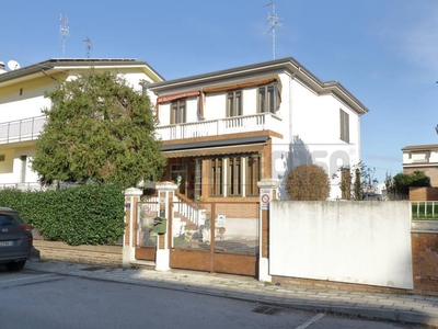 Villa in vendita a Bondeno