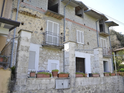 Villa bifamiliare di 195 mq a Monte San Biagio